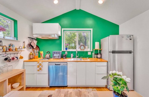 Chestnut House | Sky-High Treehouse - East Austin