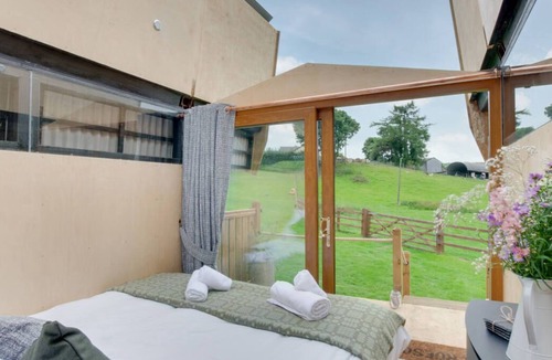 Felinfach Ski Chalet | Sky Hut - Caban y Nen