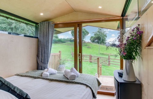 Felinfach Ski Chalet | Sky Hut - Caban y Nen