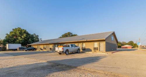 Rockdale Hotel | Sky Inn