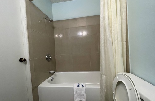 Rockdale Hotel | Sky Inn