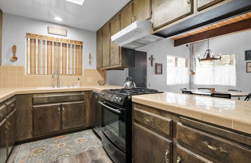 Summit Estates House | Sky Krest - Walk to Slopes, Pool Table, Barbecue