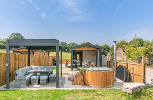 Skelmersdale Apartment | Sky Lark Lodge - Uk49904