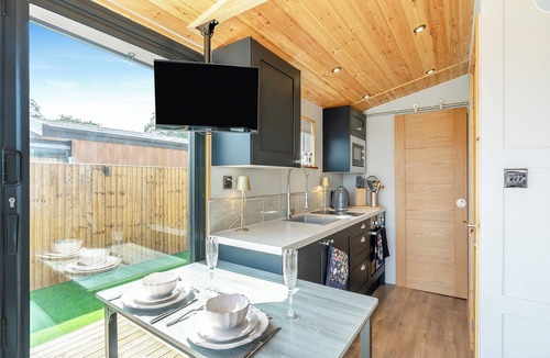 Skelmersdale Apartment | Sky Lark Lodge - UK49904