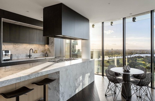 Prahran House | Sky Melbourne (with car parking)