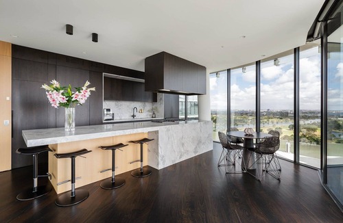 Prahran House | Sky Melbourne (with car parking)