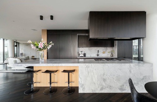 Prahran House | Sky Melbourne (with car parking)