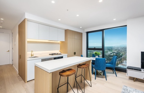 Box Hill Apartment | Sky One Apartments by CLLIX