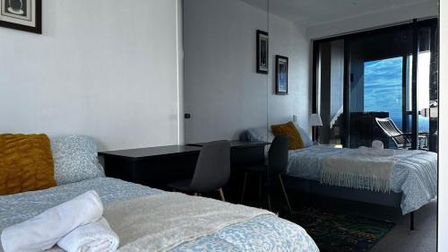 Box Hill Apartment | Sky One Skyline Serenity