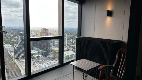 Box Hill Apartment | Sky One Skyline Serenity