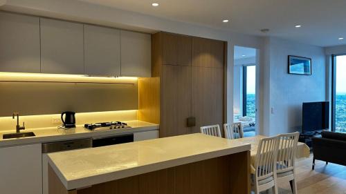 Box Hill Apartment | Sky One Skyline Serenity