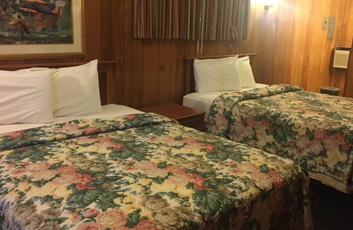 El Dorado House | Sky-Palace Inn and Suites El Dorado - 2 Double Bed Smoking