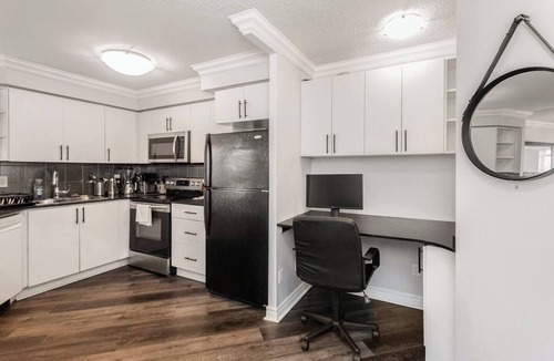 Downtown Mississauga Condo | Sky Retreat | 2BR-2BA High Floor | 180° City View