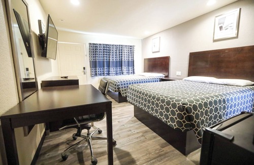 Southwestern Sacramento Hotel | Sky Riders Motel