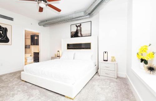 Downtown Los Angeles Apartment | Sky-Rise Apartments