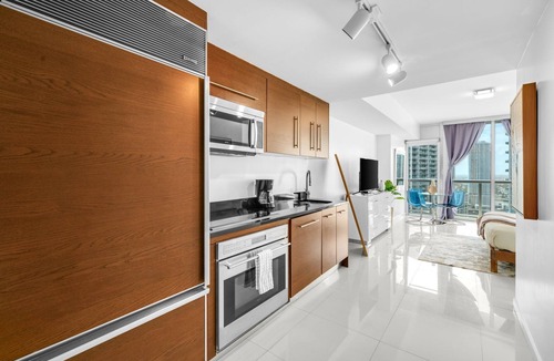 Downtown Miami Apartment | SKY Studio Icon Brickell #3305