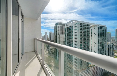 Downtown Miami Apartment | SKY Studio Icon Brickell #3305