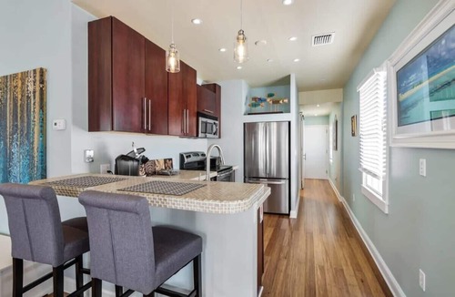 Downtown Apartment | Sky Suite with Balcony Overlooking Duval Street
