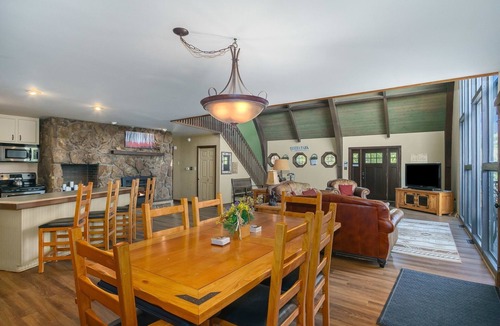 Carriage Hills House | Sky View In The Rockies - Ev #3473 3 Bedroom Home by RedAwning