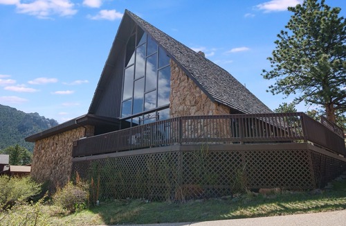 Carriage Hills House | Sky View In The Rockies - Ev #3473 3 Bedroom Home by RedAwning