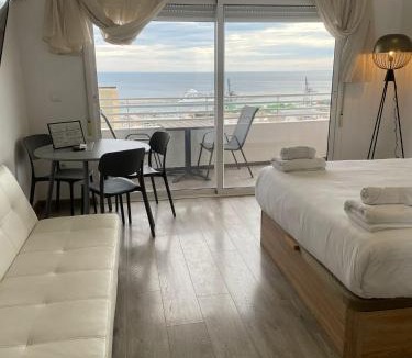 Ensanche Diputacion Apartment | Sky Views Studio in City Centre