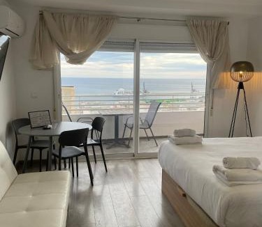 Ensanche Diputacion Apartment | Sky Views Studio in City Centre