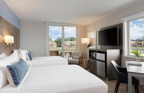 Pinellas Point Hotel | SkyBeach Resort
