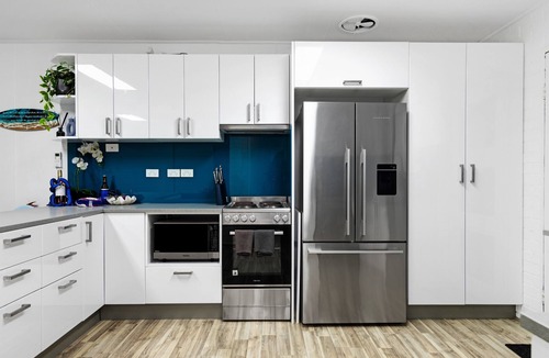 Malua Bay Apartment | Skyes Beach House - Downstairs Accommodation