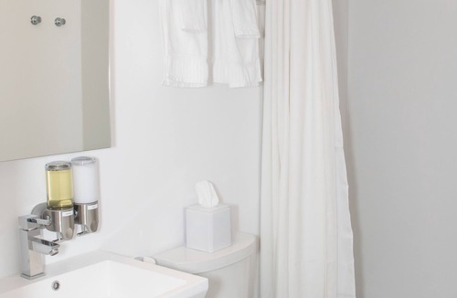 Green River House | Skyfall Guestrooms