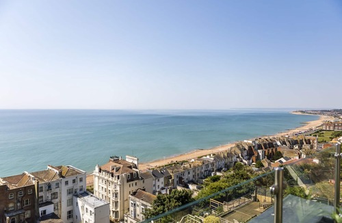St Leonards-On-Sea Villa | Skyfall - Six Bedroom Villa, Sleeps 14