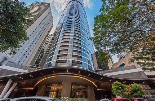 Brisbane Central Business District Apartment | SkyHigh Style ~ 2Bed/2Bath/1Car/VIEWS! ~ CBD