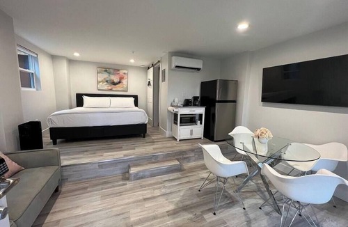Hendersonville Hotel | SKYLARANNA Resort & Spa