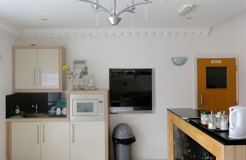 Heston Central House | Skylark B&B