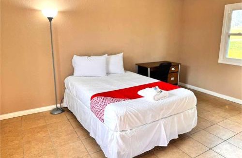 Bedford Hotel | Skylark Motel by OYO
