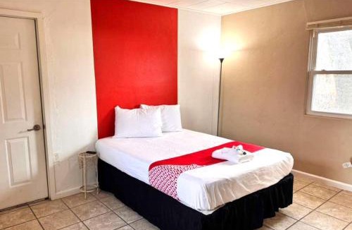 Bedford Hotel | Skylark Motel by OYO