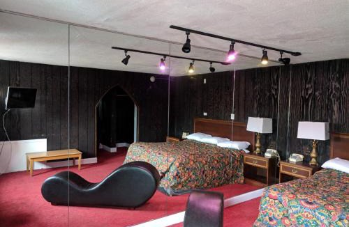 Garfield Ridge Hotel | Skylark Motel