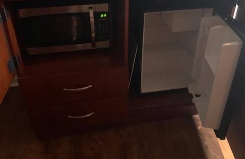 Garfield Ridge Hotel | Skylark Motel