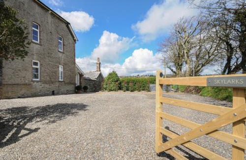 Looe House | Skylarks