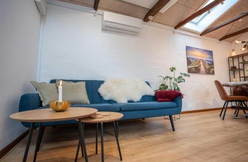 Horsens Villa | Skylight Lodge - Private Terrace, Free Parking & Walk to City
