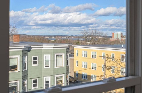 Parkside Apartment | Skyline 138: Charming West End Mansard Penthouse