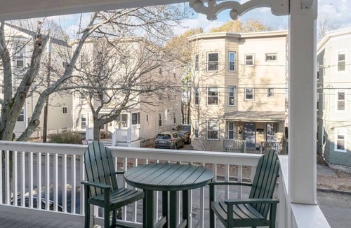 Parkside Apartment | Skyline 138: Charming West End Mansard Penthouse