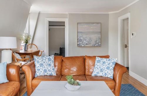 Parkside Apartment | Skyline 138 Charming West End Mansard Penthouse