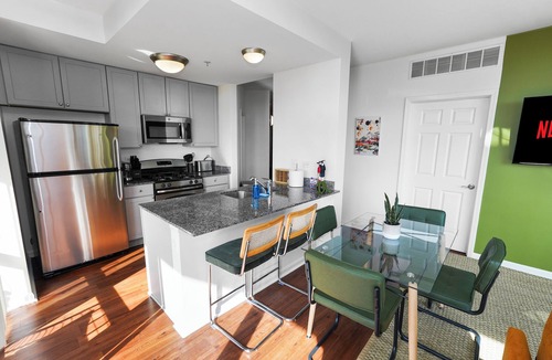 Printers Row Hotel | Skyline 2BR Heart of Chicago Walk to Grant Park