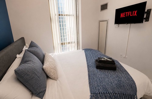 Printers Row Hotel | Skyline 2BR Heart of Chicago Walk to Grant Park