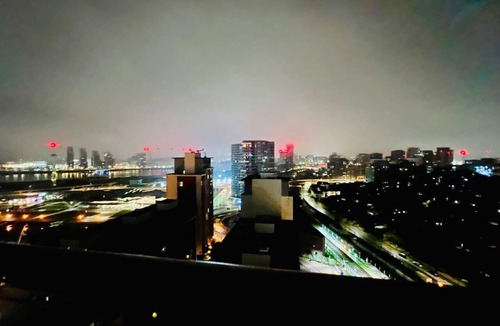 Docklands Apartment | Skyline and river views by Excel