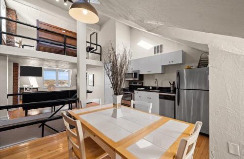 Mount Washington Apartment | Skyline at Your Door - Studio with a View