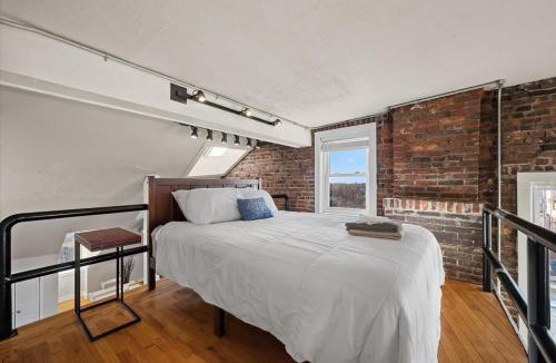 Mount Washington Apartment | Skyline at Your Door - Studio with a View