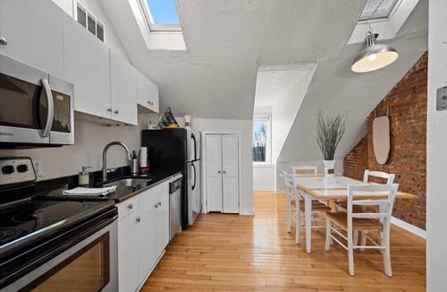 Mount Washington Apartment | Skyline at Your Door - Studio with a View