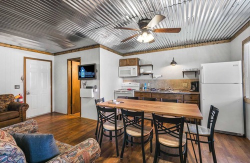 Jenkins Cabin | Skyline Cabin - Lakefront Table Rock Lake