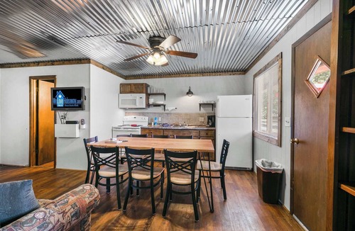 Jenkins Cabin | Skyline Cabin - Lakefront Table Rock Lake
